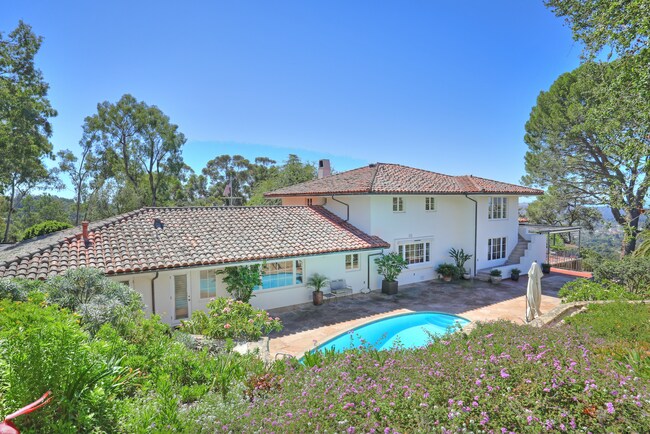 Foto del edificio - Breathtaking Private Estate