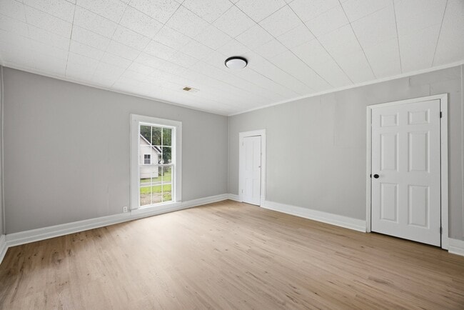 Building Photo - 506 Daugherty St