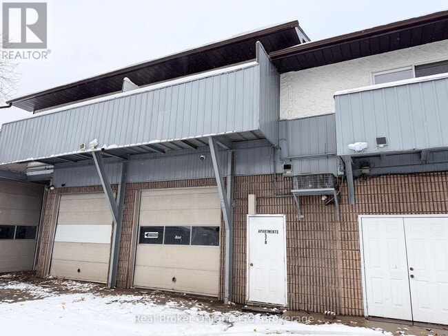 Photo du bâtiment - 675 6th St E