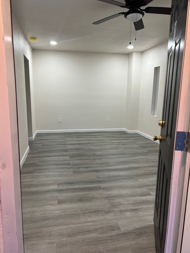 Living Area - 1511 S Ong St
