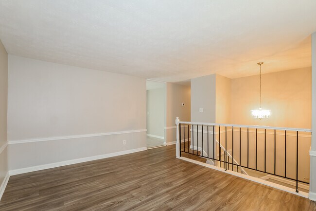 Building Photo - 3207 Sunderland Dr SW