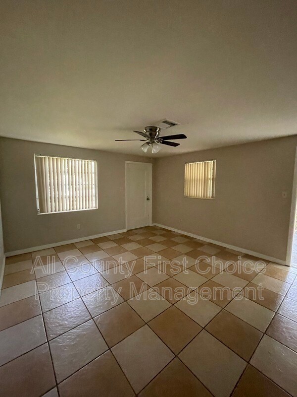 Foto del edificio - 8501 N Temple Ave