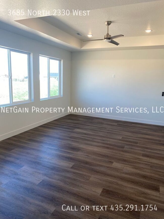 Building Photo - 3685 2330