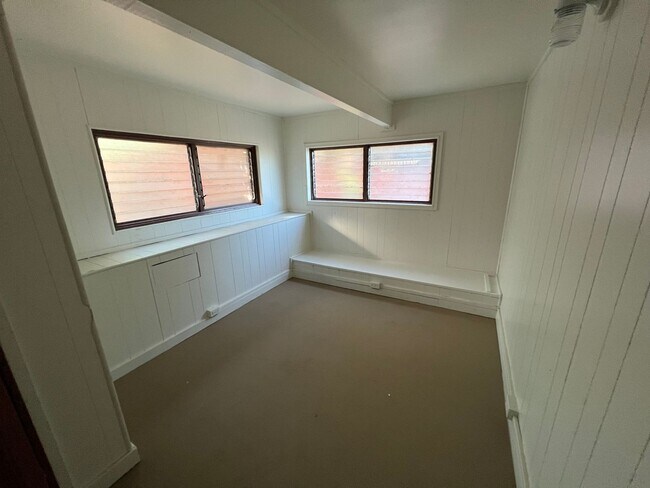 Foto del edificio - Downstairs Garden view 1 Bedroom 1 bath unit