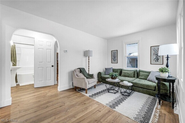 Foto del edificio - 896 Indian Trail