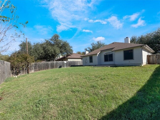 Building Photo - 1901 Holly Springs Dr