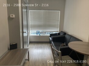 Building Photo - 258B-258B Sunview St