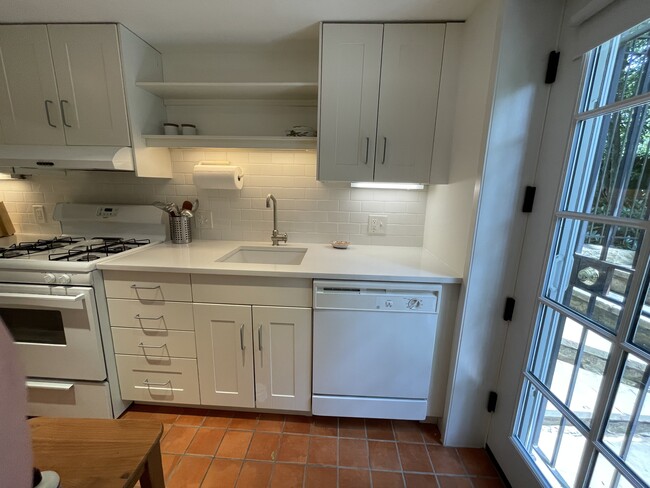 Foto del edificio - 3803 Yuma St NW