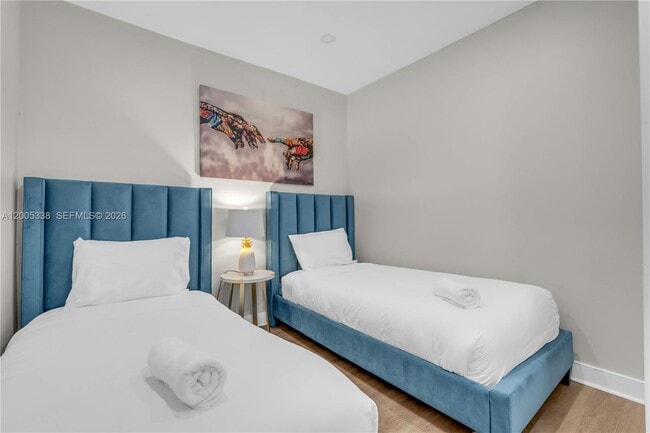 Building Photo - 10006 E Bay Harbor Dr