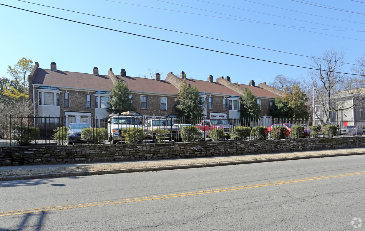 Primary Photo - 1601-1615 Horton Ave