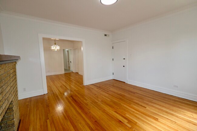 Foto del edificio - 3429 N Lowell Ave