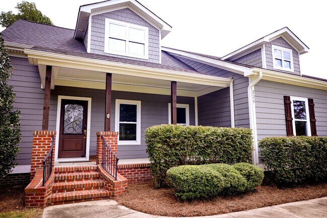 Building Photo - DEPOSIT FREE OPTIONS!! 5 Bedroom 2.5 Bath ...