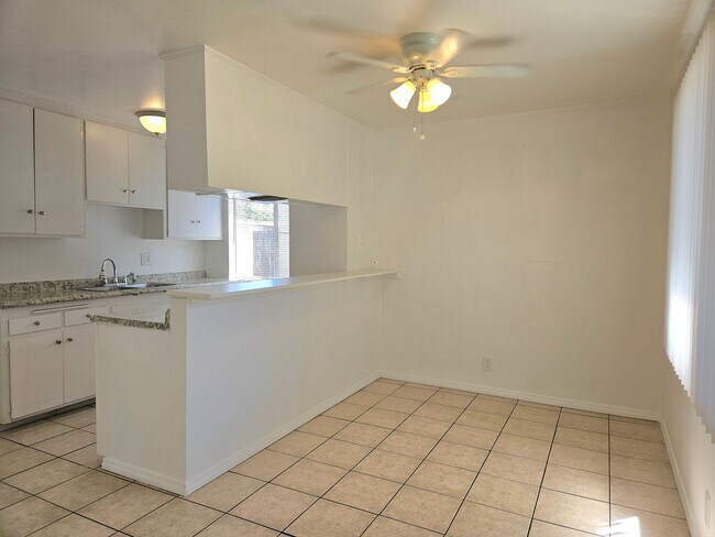 Building Photo - 1616 Picadilly Way