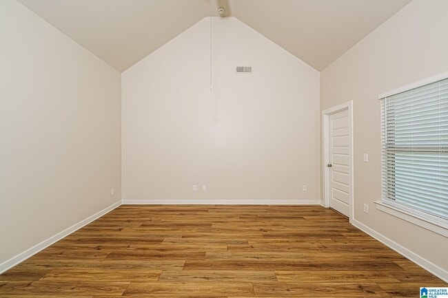 Building Photo - 1400 Brookhaven Dr