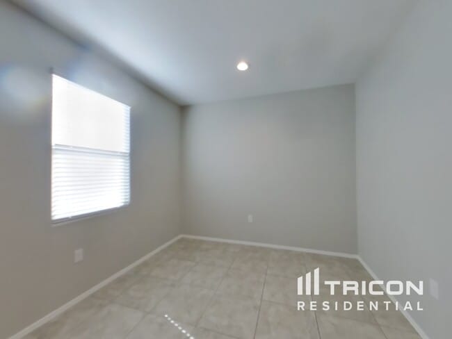 Building Photo - 5165 E Sharbel Rd