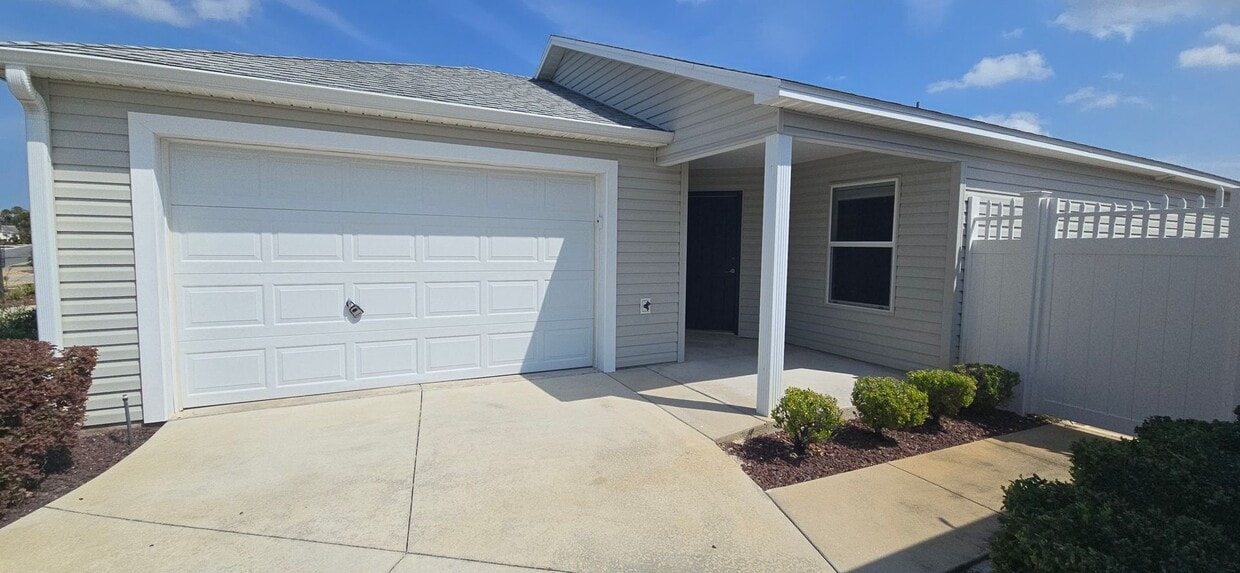 Primary Photo - Charming 2-Bed, 2-Bath Home in The Village...