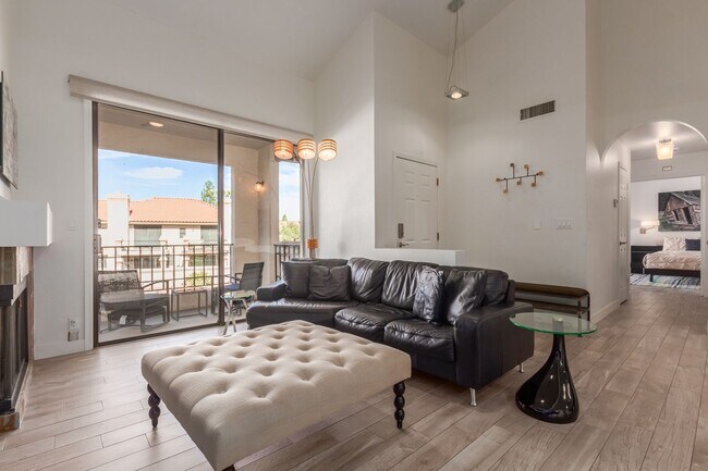 Building Photo - Two bedroom condo