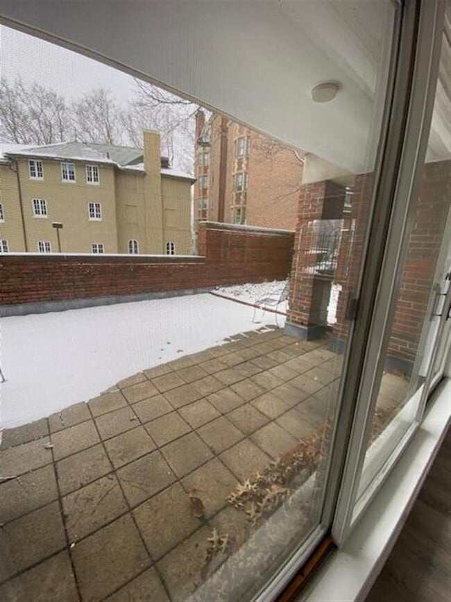 Building Photo - 130 Mount Auburn St