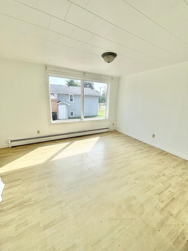 Building Photo - 102 Embleton Ave