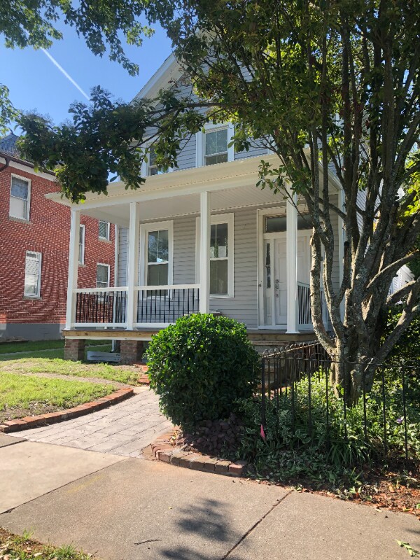 Building Photo - 147 Linden Ave
