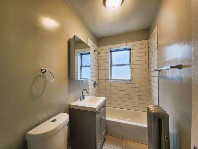 Building Photo - 4829 N Springfield Ave