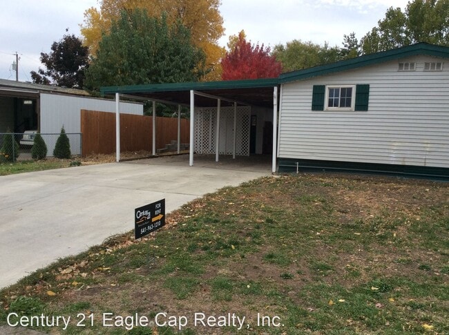 Building Photo - 3 br, 2 bath House - 2708 Empire Dr.