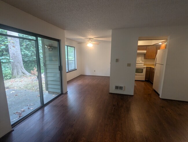 Kitchen, dining room and patio - 12721 NE 129th Ct