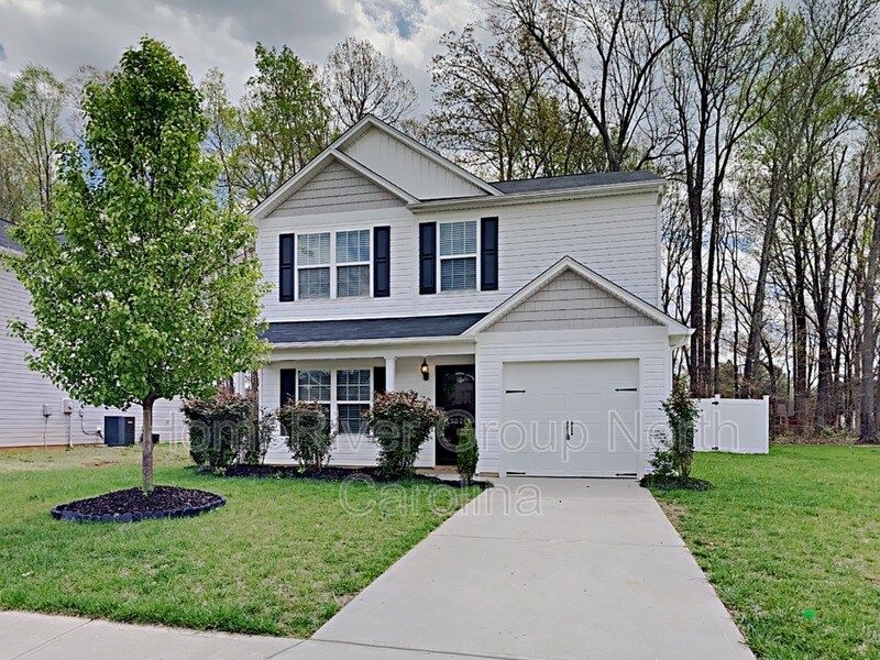 Primary Photo - 3028 Desmond Woods Dr