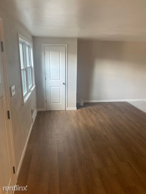 Building Photo - 4 br, 1.5 bath Duplex - 9918 Frankstown Ro...