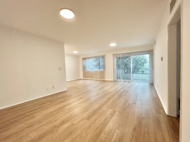 Foto del edificio - 2038 S Bentley Ave