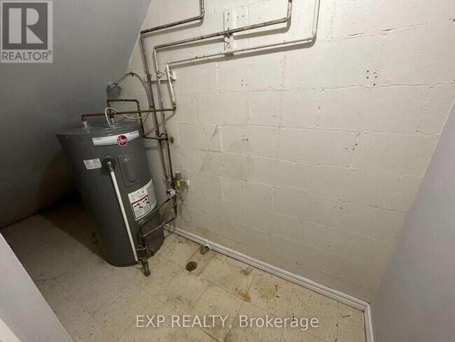 Photo du bâtiment - 1200-1200 Courtland Ave E