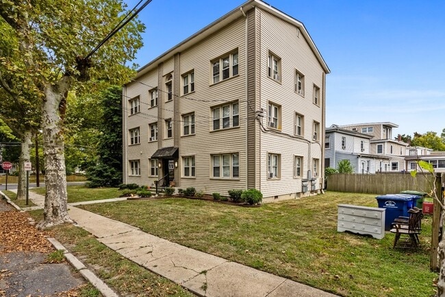 Building Photo - 2 Memorial Ave