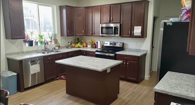 Foto del edificio - 2421 S Blue Water Ln