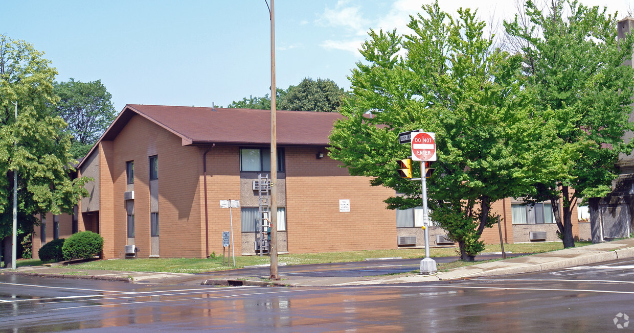 Building Photo - Marlboro Place Apartments