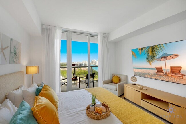 Building Photo - 2602 E Hallandale Beach Blvd