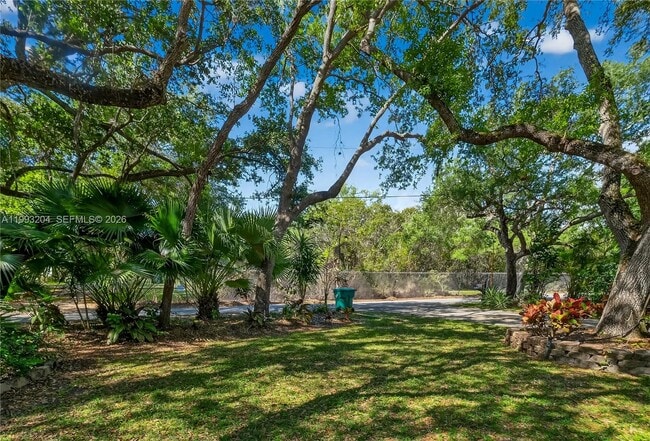 Foto del edificio - 6767 SW 154th St