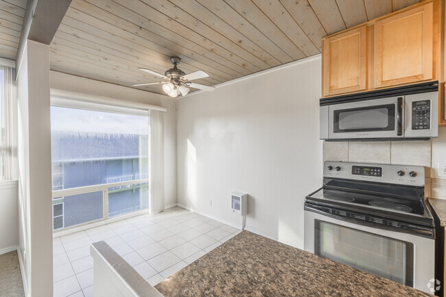 1BR, 1BR - 720SF - Olympic View Apartments