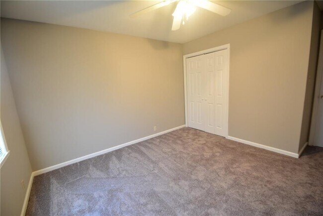 Building Photo - 8503 Canterbury Sq W