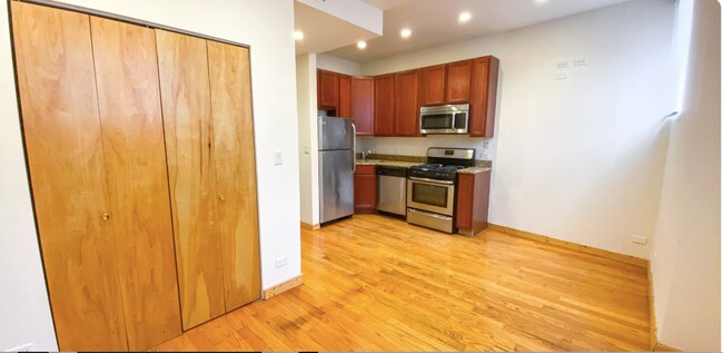 Foto del edificio - 1615 W Columbia Ave