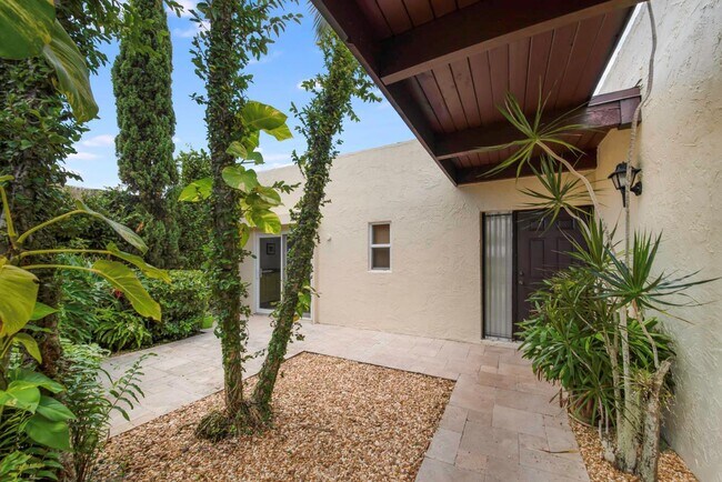 Building Photo - 5217 Stonybrook Dr