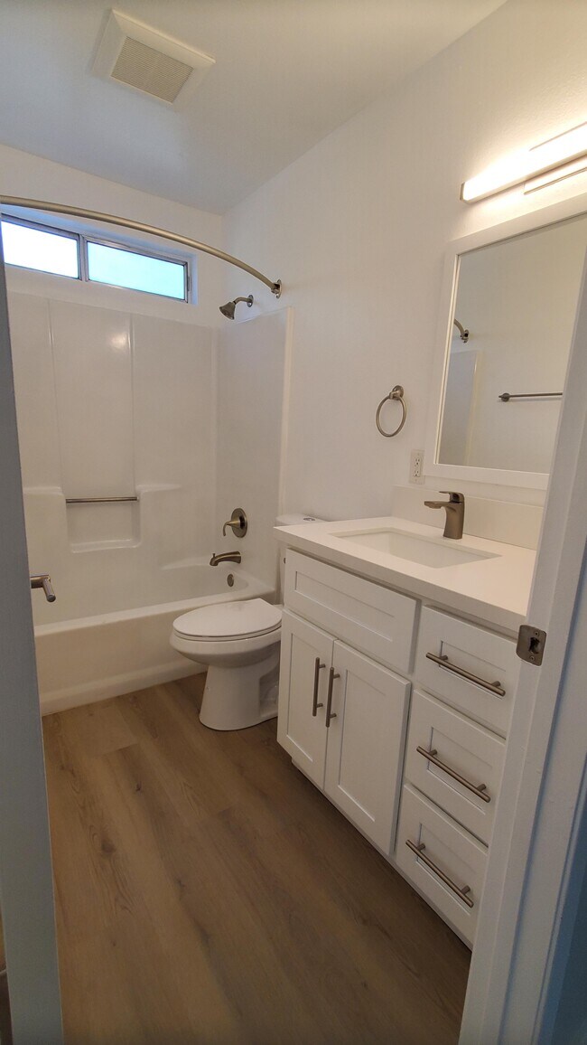 Alder Creek Apartments 712 Gardenia Cir Paso Robles, CA Apartments