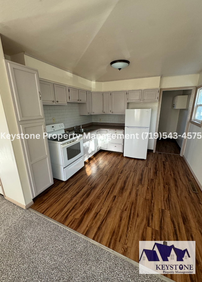 Foto del edificio - 2 Bedroom/1 Bath Rancher $1100/$1100