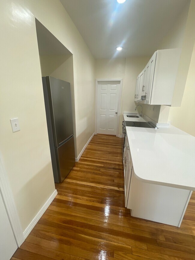 Foto del edificio - 875 Beacon St