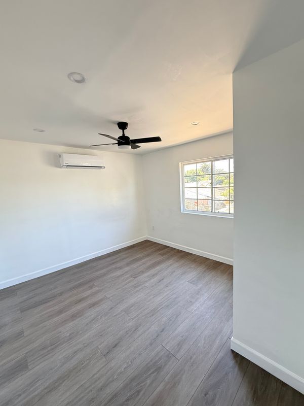 Foto del edificio - 1550 1/2 West 59th Place