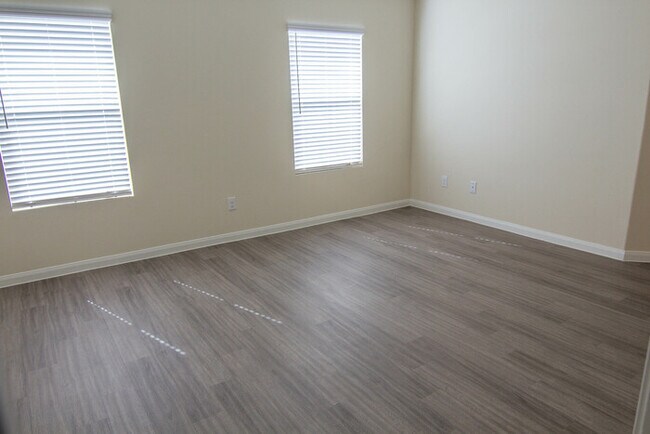 Foto del edificio - 845 Canton Grass Ln