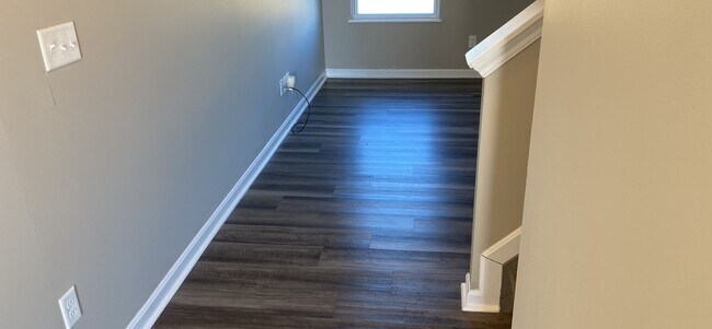 Building Photo - 806 Prescot Circle 4BR/2.5BA (Trenton)
