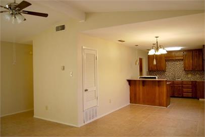 Building Photo - 2410 Comanche Trail