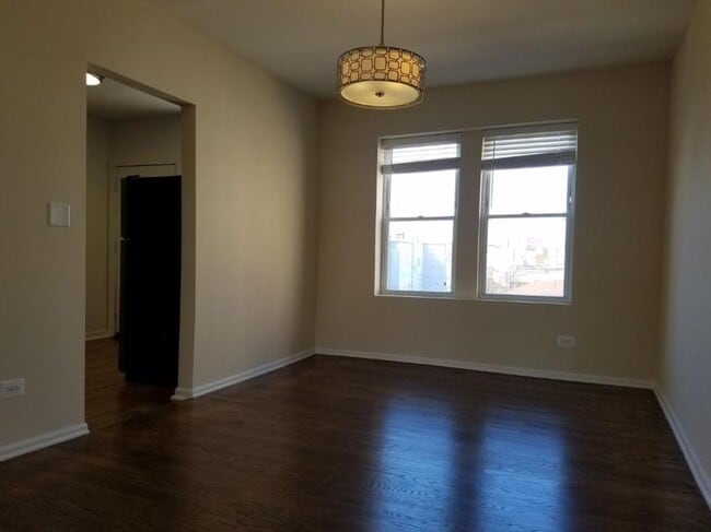 Building Photo - 1 bedroom in Chicago IL 60651