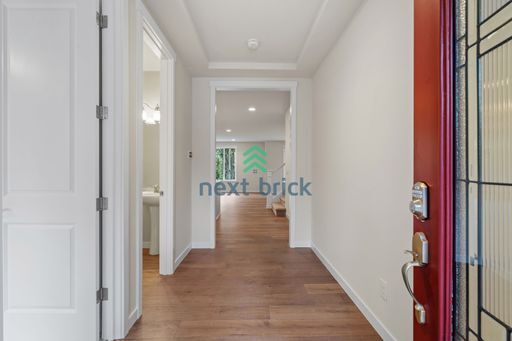 Building Photo - 5 BED & 3.5 BATH FOR RENT