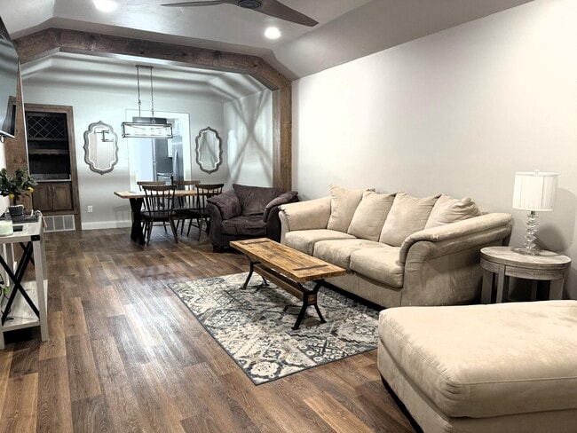 Building Photo - 9712 Memphis Ave